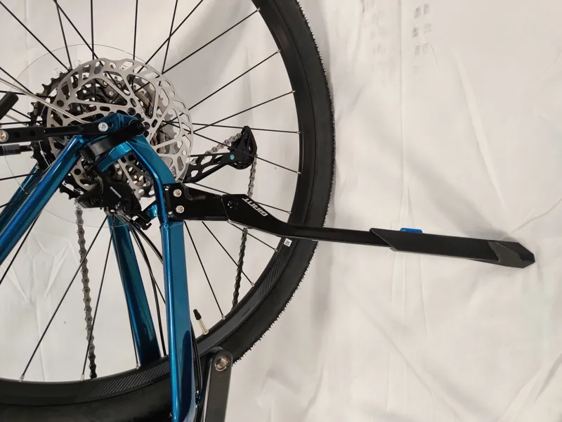 ONE OFF Giant Roam 0 Disc Hybrid Bike Medium 2025 in Sea Sparkle With Equipment Package-6