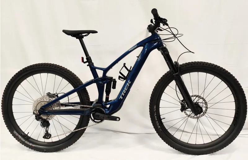EX DEMO Trek Fuel EXe 9.8 XT Electric Mountain Bike Medium 2025 in Mulsanne Blue