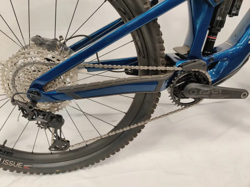 EX DEMO Trek Fuel EXe 9.8 XT Electric Mountain Bike Medium 2025 in Mulsanne Blue-12