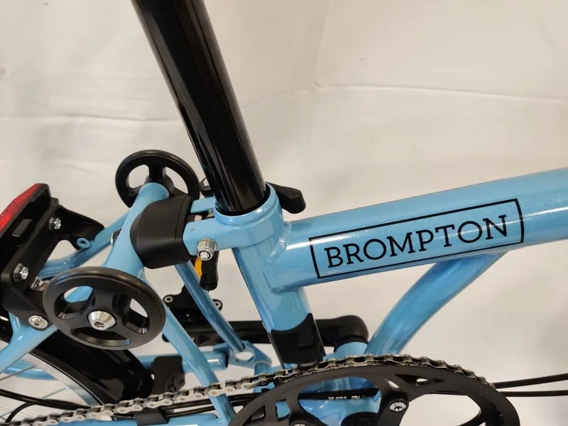 Brompton C Line 4-Speed Folding Bike 2026 in Cloud Metallic-9