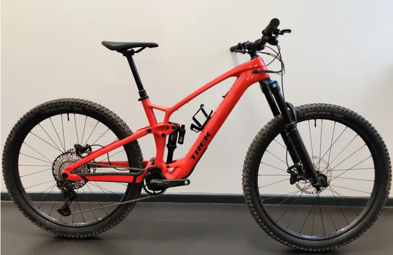 EX DEMO Trek Fuel EXe 9.7 SLX/XT Electric Full Suspension Mountain Bike Large 2025 in Lava Red
