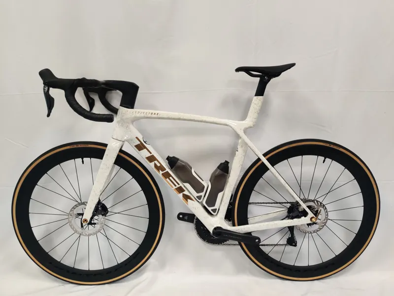 EX DEMO Trek Madone SLR 7 Di2 Gen 8 Road Bike MediumLarge 2025 in Era White-6