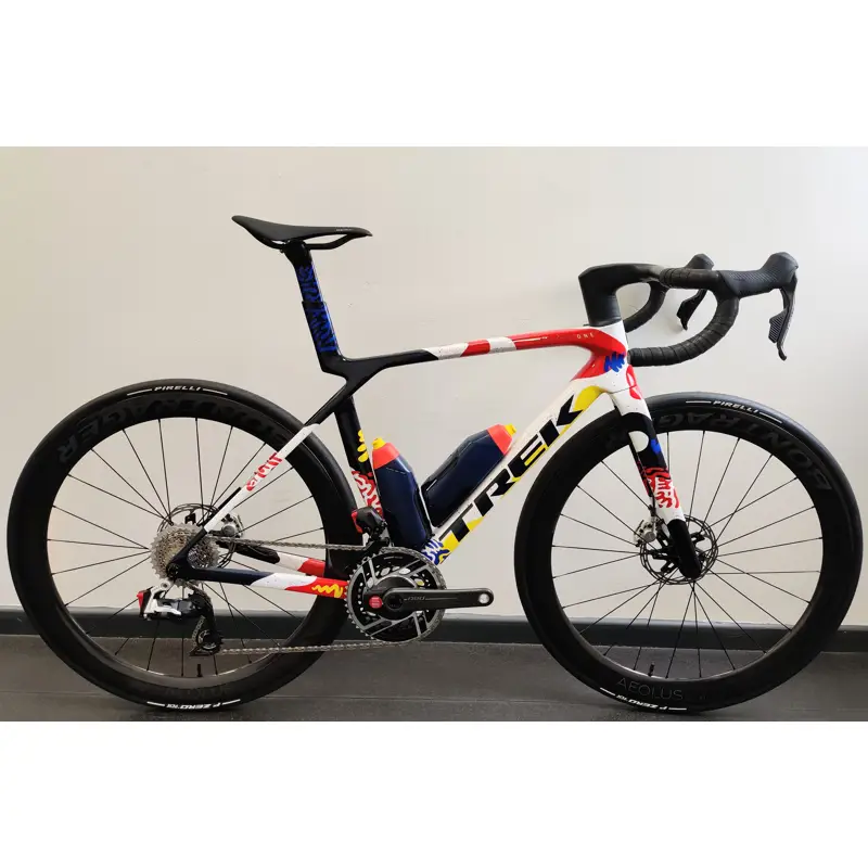 Balfes Bikes EX DEMO Trek Madone SLR 9 AXS Road Bike Medium 2026 in ICON Couler | Free postage over £30, £10 off first order, price match & 0% finance.