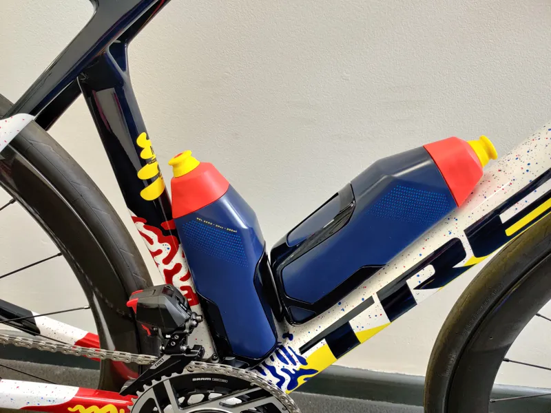 EX DEMO Trek Madone SLR 9 AXS Road Bike Medium 2026 in ICON Couler-3