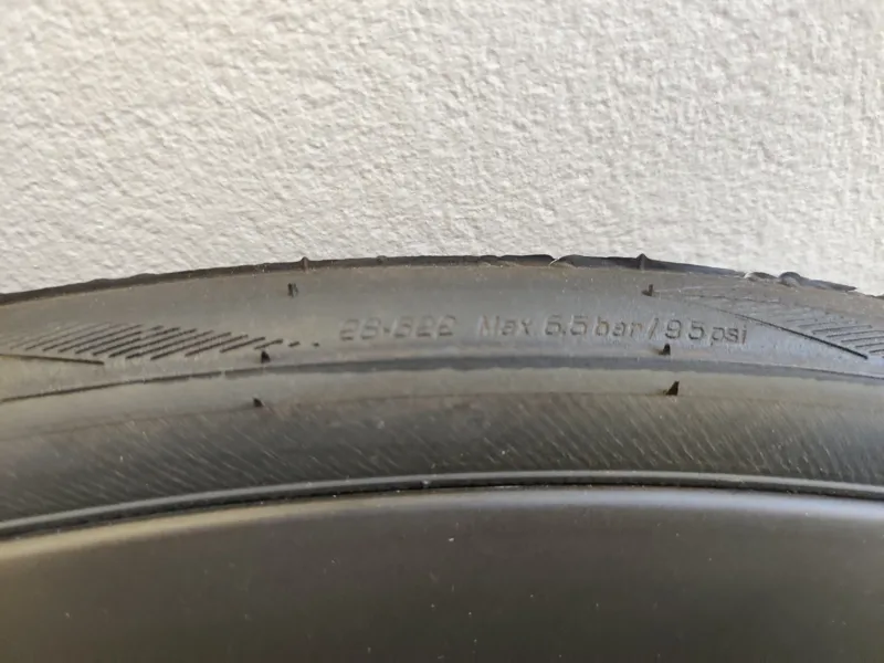 EX DISPLAY Scott Syncros Capital 1.0 60 Wheelset With Schwalbe Pro One Tyre and Rotor Bundle-7