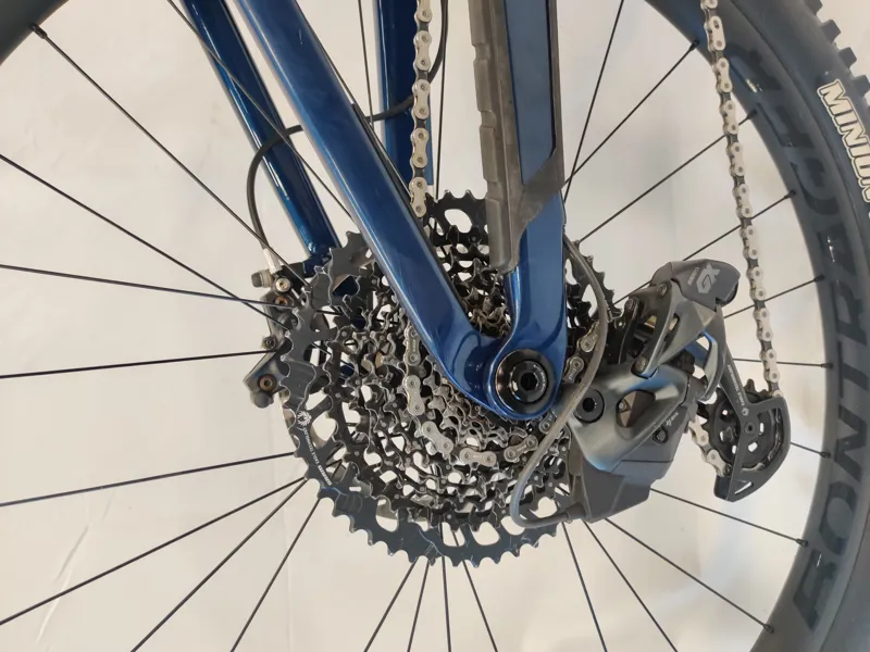 EX DEMO Trek Fuel EXE 9.8 GX AXS Electric Mountain Bike X-Large 2023 in Mulsanne Blue-5