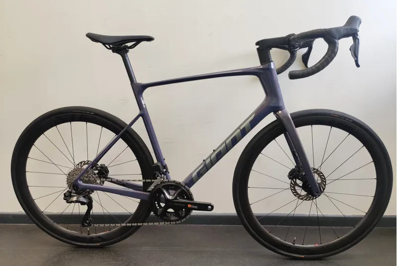 EX DEMO Giant Defy Advanced 0 Road Bike Large 2026 in Meteorite Mist