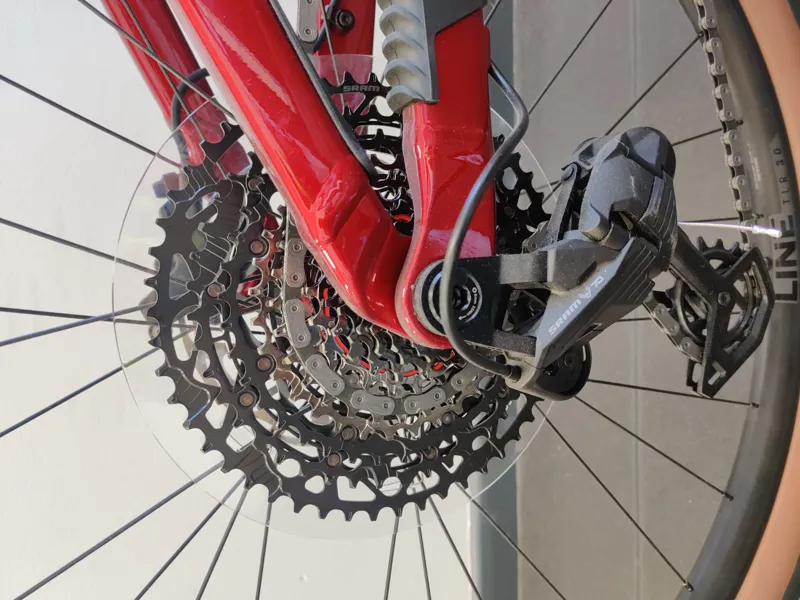 EX DISPLAY Trek Fuel EX 8 Gen 7 Full Suspension Mountain Bike Large 2026 in Gloss Fury Red-9