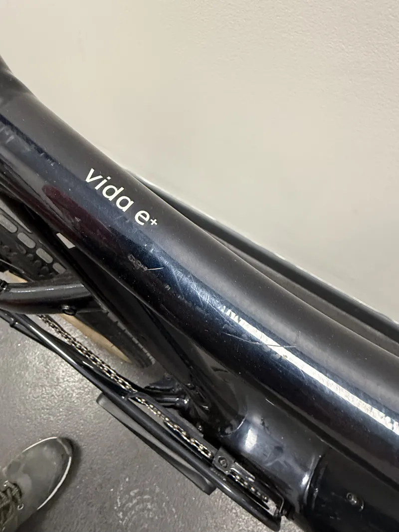 EX DEMO Momentum Vida E+ GTS 25km/H Large Electric Hybrid Bike 2025 in Ink-6