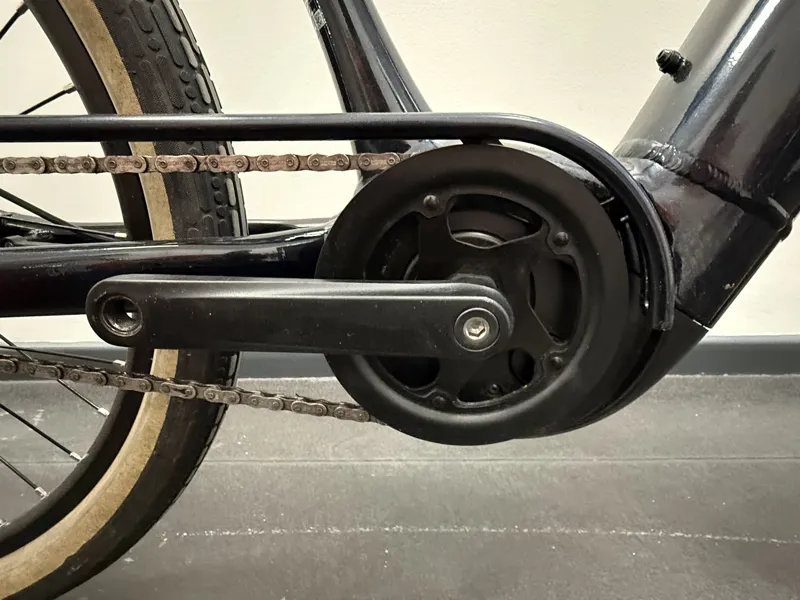 EX DEMO Momentum Vida E+ GTS 25km/H Large Electric Hybrid Bike 2025 in Ink-8