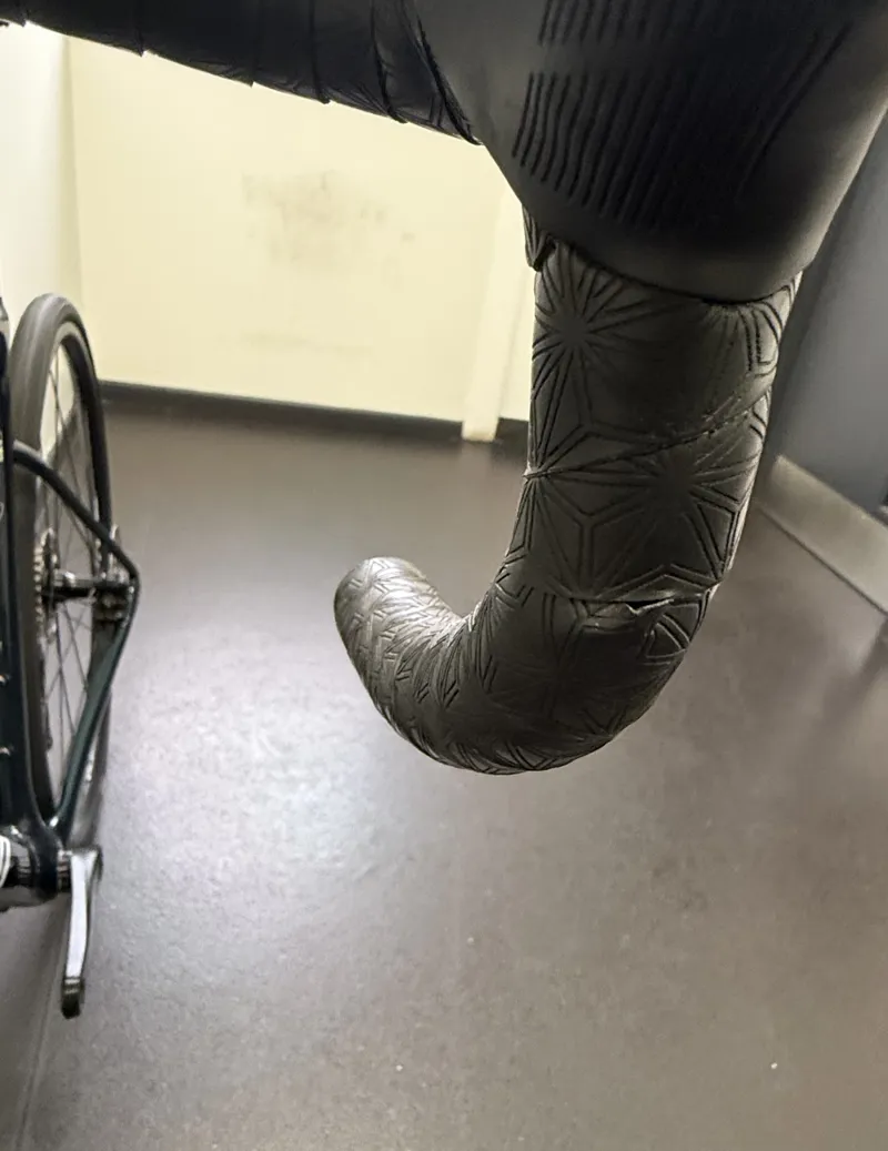 Ex Demo Specialized Roubaix SL8 Comp Carbon Road Bike Size 56 2025 in Gloss Lagoon Tint Over Carbon/Morning Mist-4