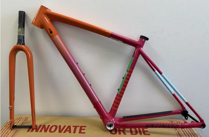 EX DISPLAY Specialized Crux DSW Frameset Gravel Bike 49 cm 2025 in Amber Glow-1