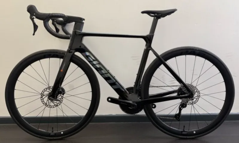 EX DISPLAY Giant Propel Advanced 2 Road Bike Medium 2025 in Carbon Smoke-1