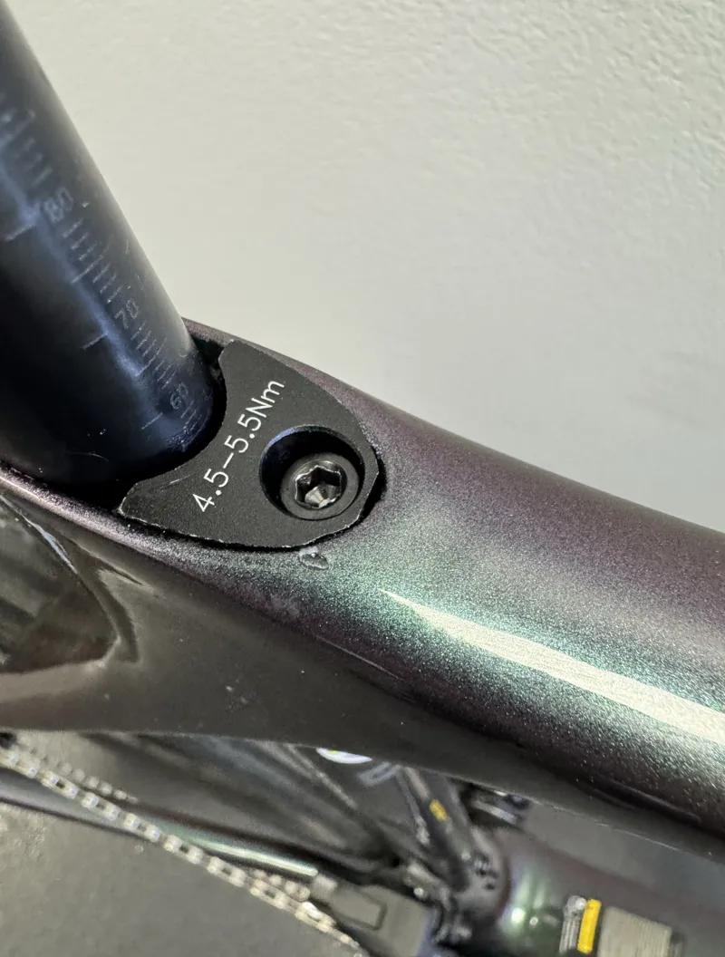 EX DISPLAY Giant TCR Advanced Pro Disc 1 AXS Road Bike Medium/Large 2024 in Iridescent-2