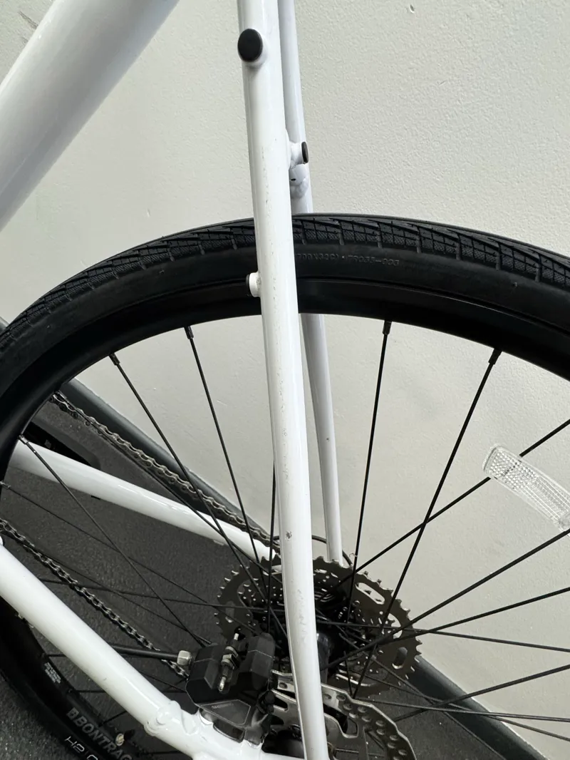 EX DEMO Trek FX 3 Disc Large Hybrid Bike 2024 in White-3