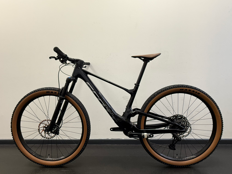 EX DISPLAY Scott Spark RC Comp Carbon Full-Suspension Mountain Bike Size Medium 2025 in Blue-1