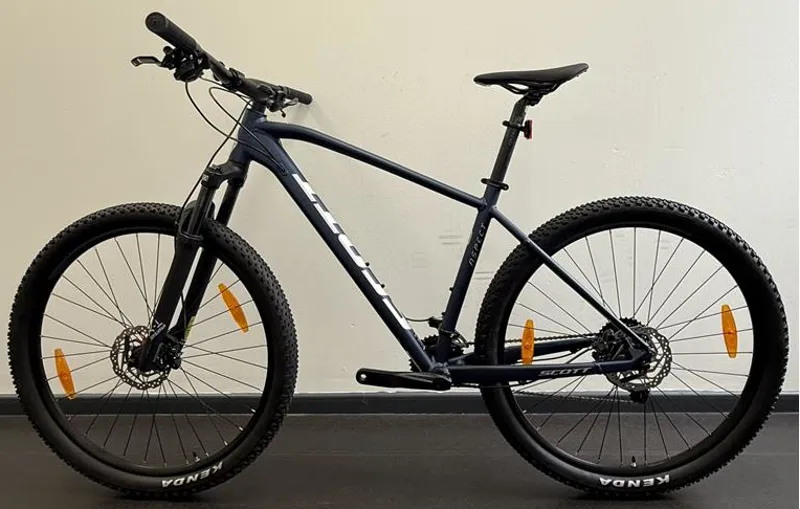 EX DISPLAY Scott Aspect 940 Large Mountain Bike 2024 in Blue-1