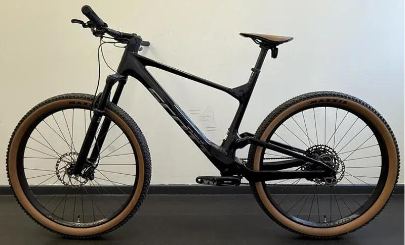 EX DISPLAY Scott Spark RC Comp Carbon X-Large Full-Suspension Mountain Bike 2024 in Blue-1