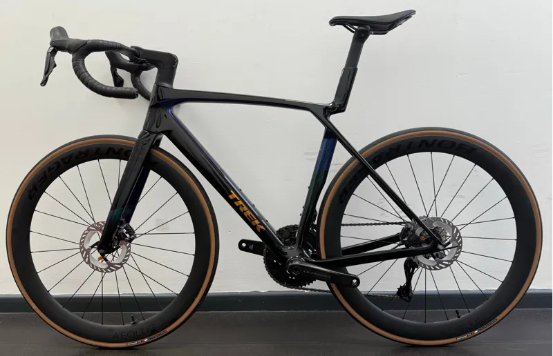 EX DISPLAY Trek Madone SL 7 Di2 Gen 8 Road Bike Medium-Large 2025 in Dark Star-1