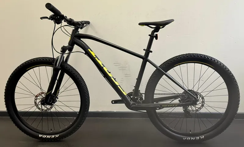 EX DISPLAY Scott Aspect 760 Mountain Bike Medium 2024 in Black-1
