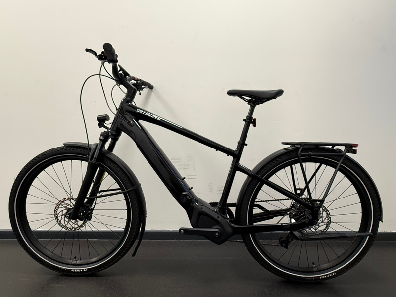 EX-DEMO Specialized Turbo Vado 4.0 Electric Hybrid Bikes Size Large 2025 in Cast Black/Silver-1