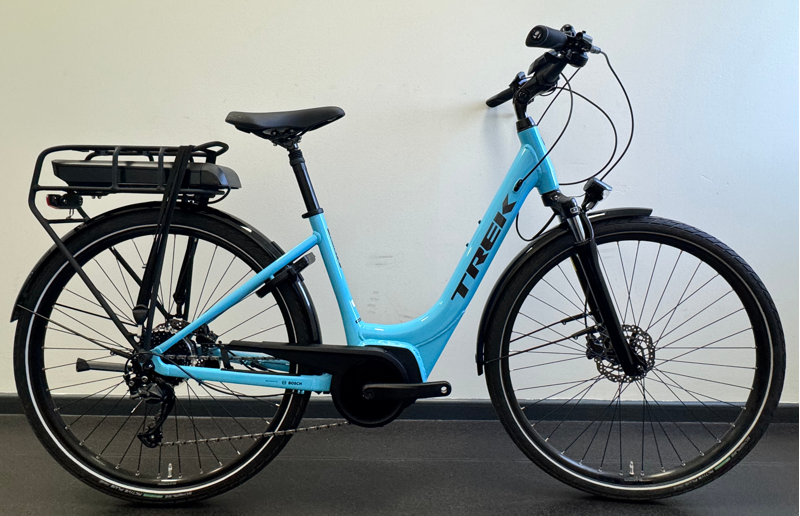 EX DEMO Trek Verve+ 2 Lowstep 500wh Small Electric Hybrid Bike 2024 in Azure Blue