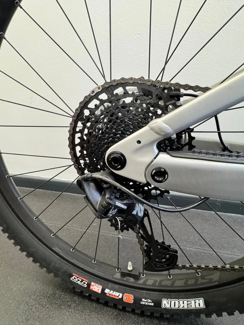 EX DEMO Scott Bike Strike eRIDE 920 EVO Small Electric Full Suspension Mountain Bike 2024 in Silver-3