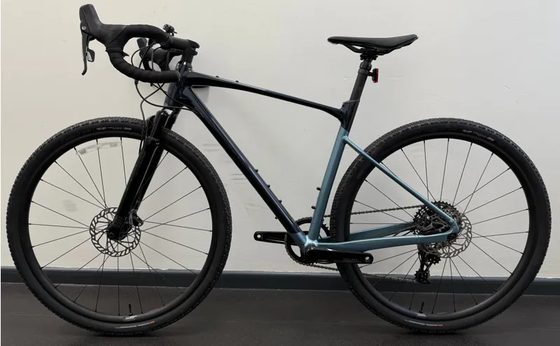 EX DEMO Giant Revolt X 1 Medium-Large Gravel Bike 2024 in Cold Night-1