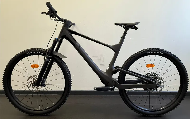 EX DEMO Scott Spark ST 910 X-Large Mountain Bike 2024 in Black-1