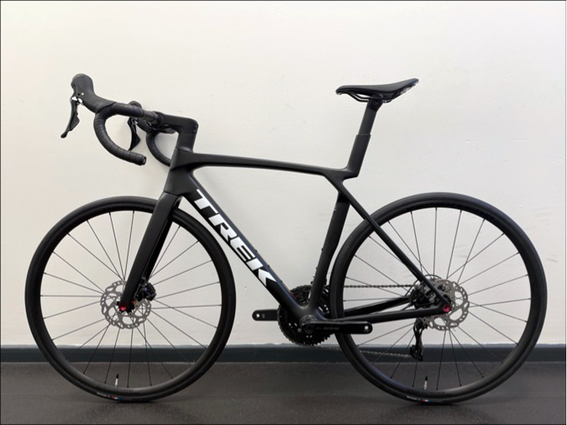 EX-DISPLAY Trek Madone SL 5 Gen 8 Road Bike Size Medium Large 2025 in Deep Smoke-2