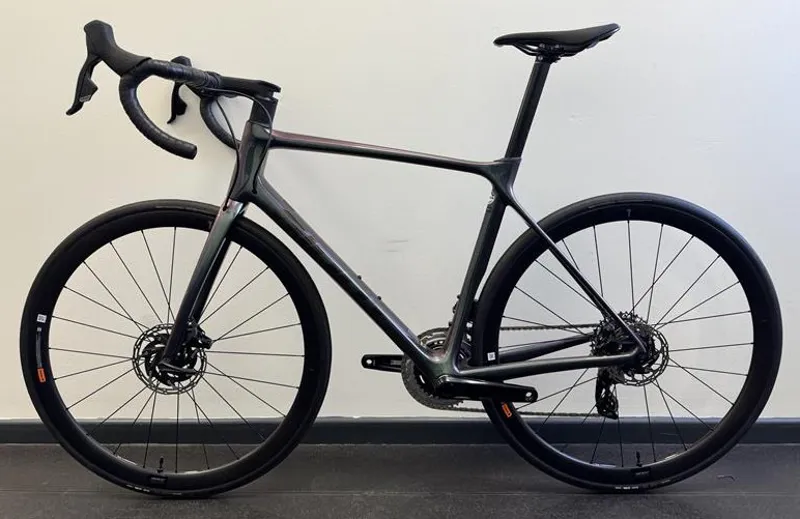 EX DISPLAY Giant TCR Advanced Pro Disc 1 AXS Road Bike Medium/Large 2024 in Iridescent-1