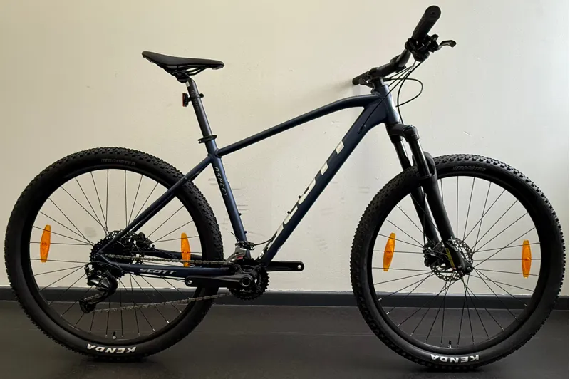 EX DISPLAY Scott Aspect 940 Large Mountain Bike 2024 in Blue