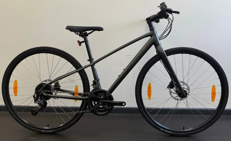 EX-DISPLAY Trek FX 2 Disc X-Small Hybrid Bike 2024 in Lithium Grey