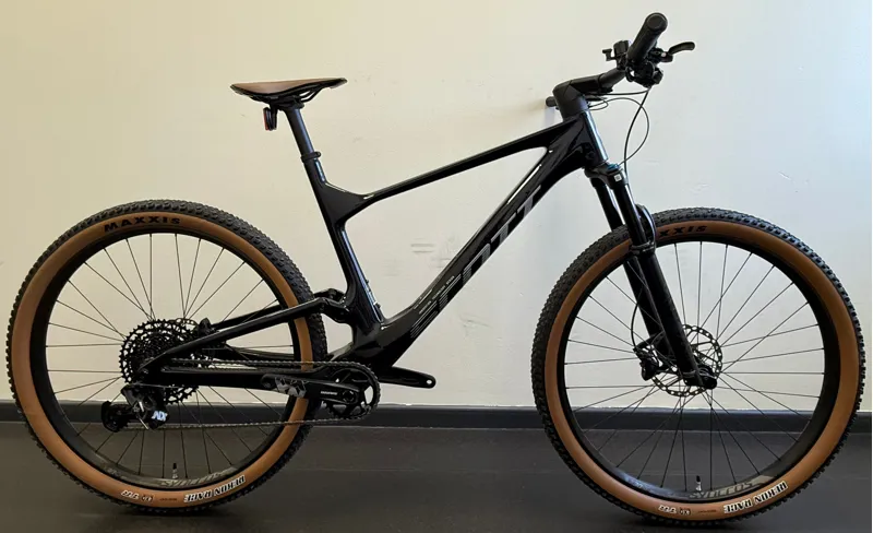 EX DISPLAY Scott Spark RC Comp Carbon X-Large Full-Suspension Mountain Bike 2024 in Blue