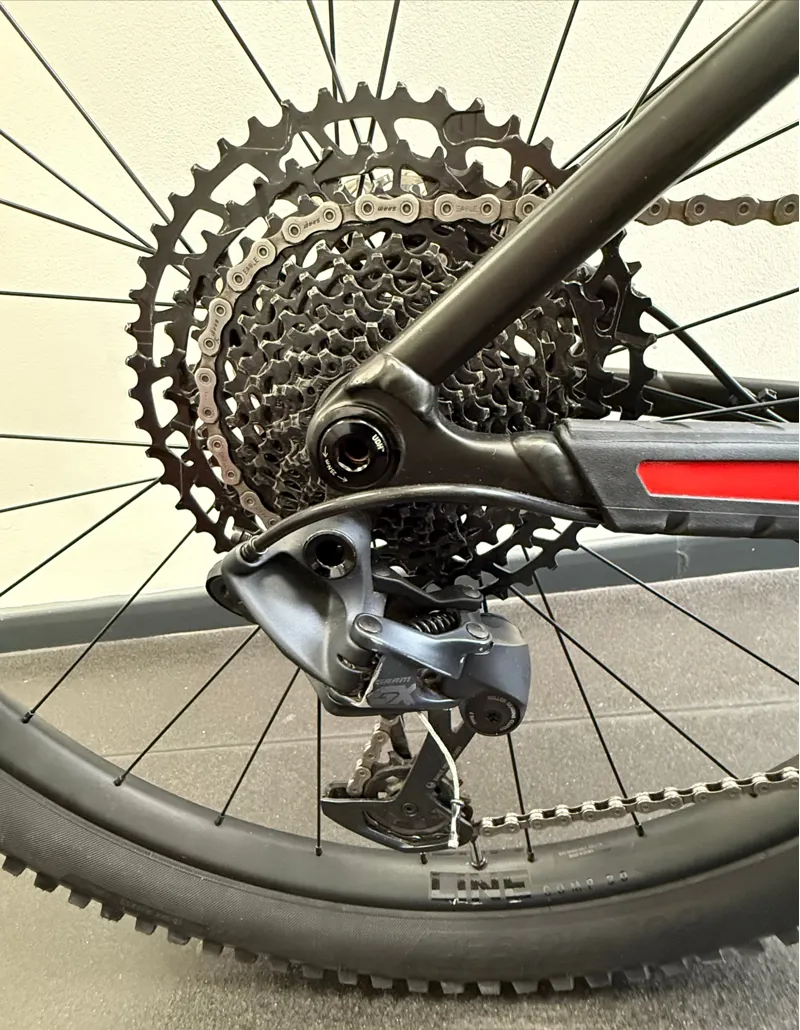 EX DEMO Trek Roscoe 8 Hardtail Mountain Bike Medium-Large 2024 in Black Olive-3