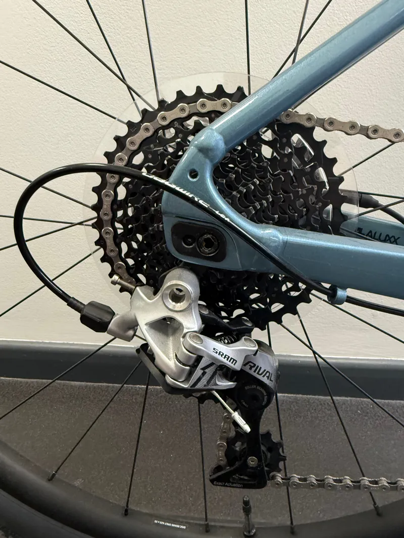 EX DEMO Giant Revolt X 1 Large Gravel Bike 2025 in Cold Night-3