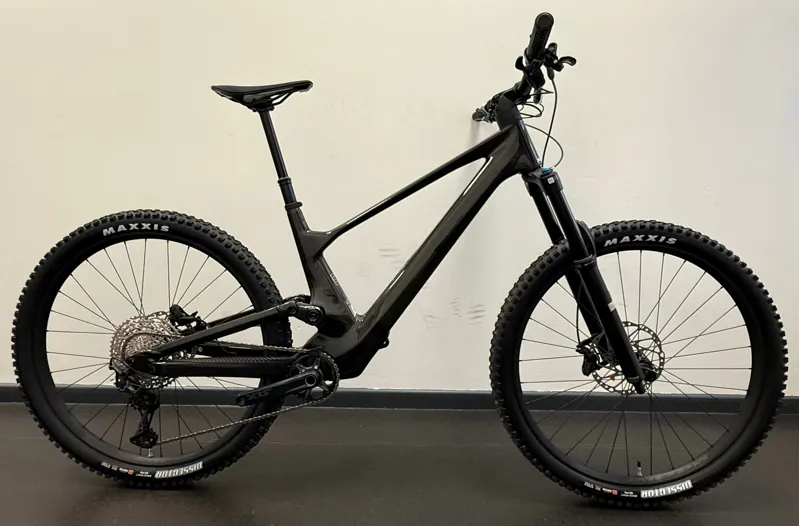 Balfes Bikes EX DEMO Scott Genius 920 Full Suspension Mountain Bike Large 2025 in Grey | Free postage over £30, £10 off first order, price match & 0% finance.