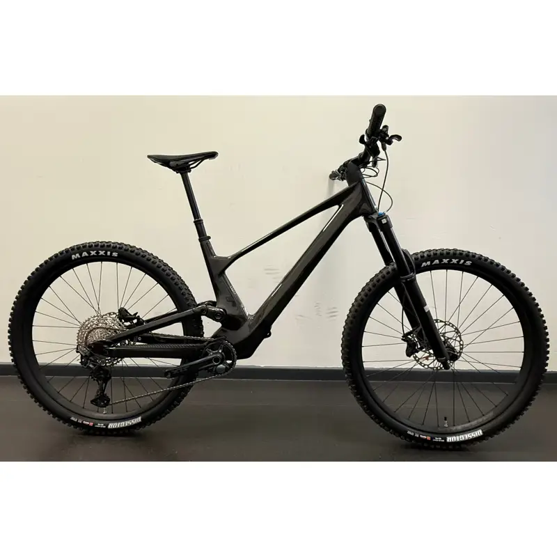 Balfes Bikes EX DEMO Scott Genius 920 Full Suspension Mountain Bike Large 2025 in Grey | Free postage over £30, £10 off first order, price match & 0% finance.