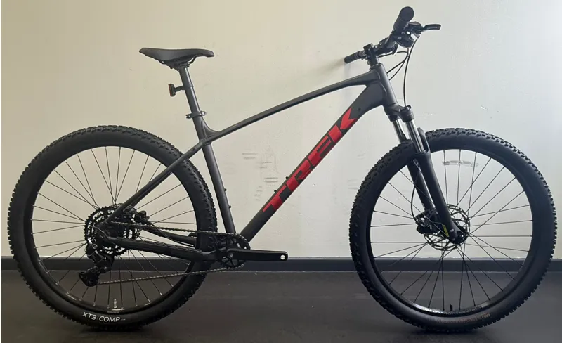 EX DISPLAY Trek Marlin 5 Gen 3 Hardtail Mountain Bike X-Large 2025 in Matte Dnister Black