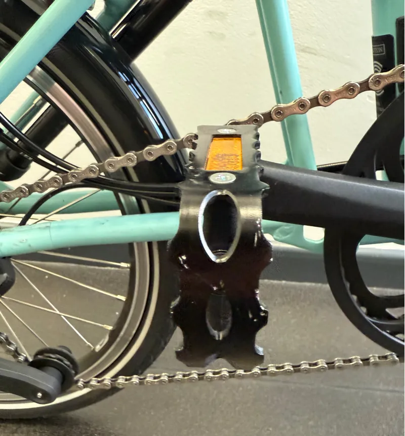 EX DEMO Brompton C Line 12-Speed Folding Bike Low 2025 in Turkish Green-4