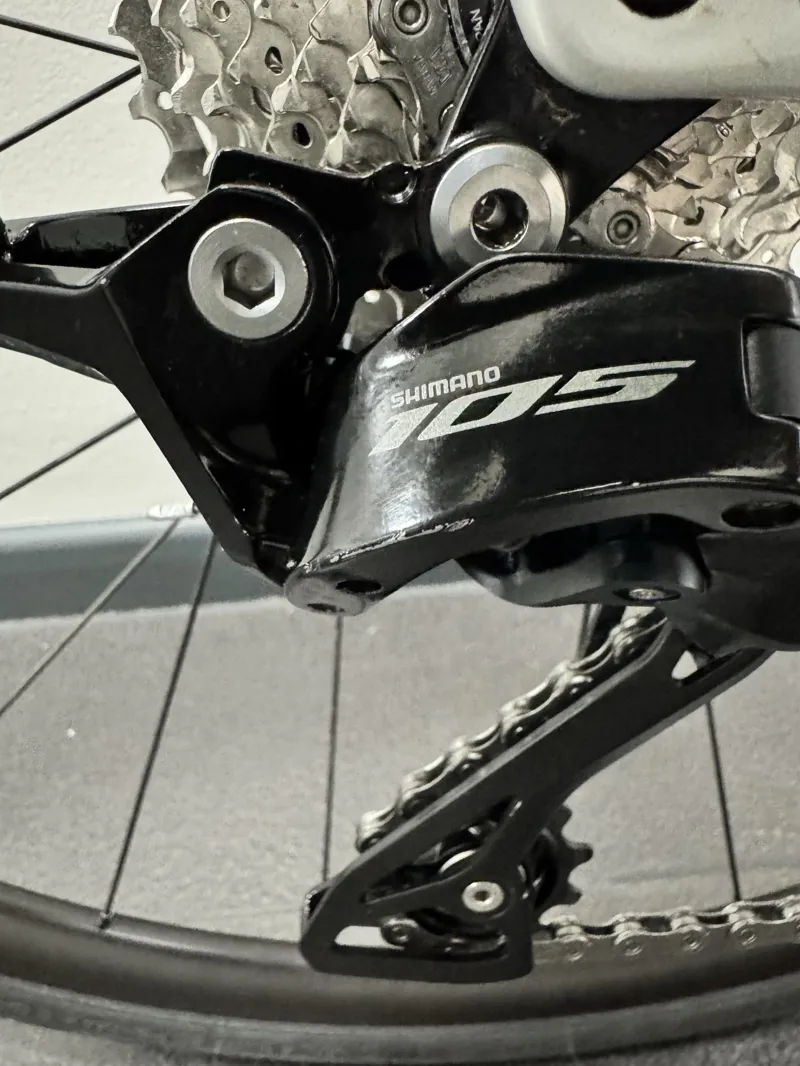 EX DISPLAY Specialized Tarmac SL7 Sport 105 Road Bike 54cm 2024 in Dune White/Chaos Pearl-4