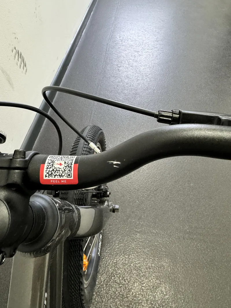 EX DISPLAY Specialized Jett 16 inch Kids Bike 2024 in Gloss Smoke