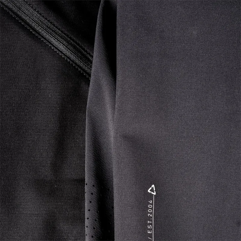 Leatt Gravity 1.0 Junior MTB Ride Kit in Ghost Black-1