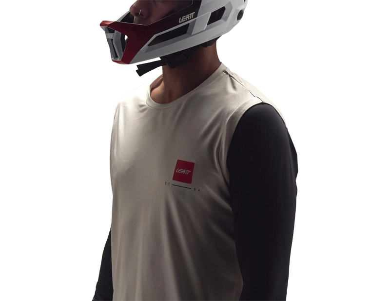 Leatt Gravity 2.0 MTB Long Sleeve Jersey in White-2