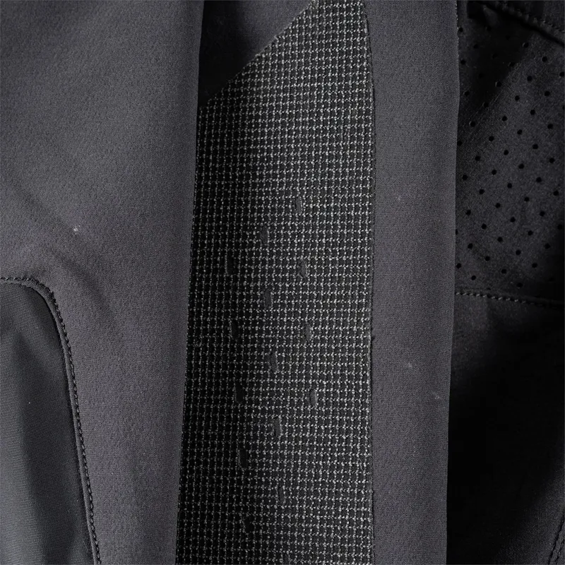 Leatt Gravity 3.0 MTB Pants in Stealth Black/Grey-2