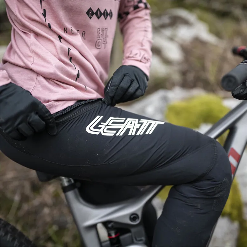 Leatt Gravity 3.0 Women's MTB Pant in Race Black-5