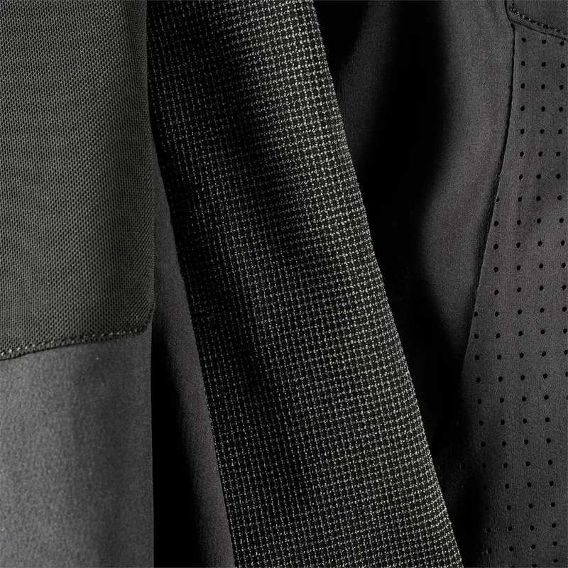 Leatt Gravity 4.0 MTB Junior Pant in Black-2