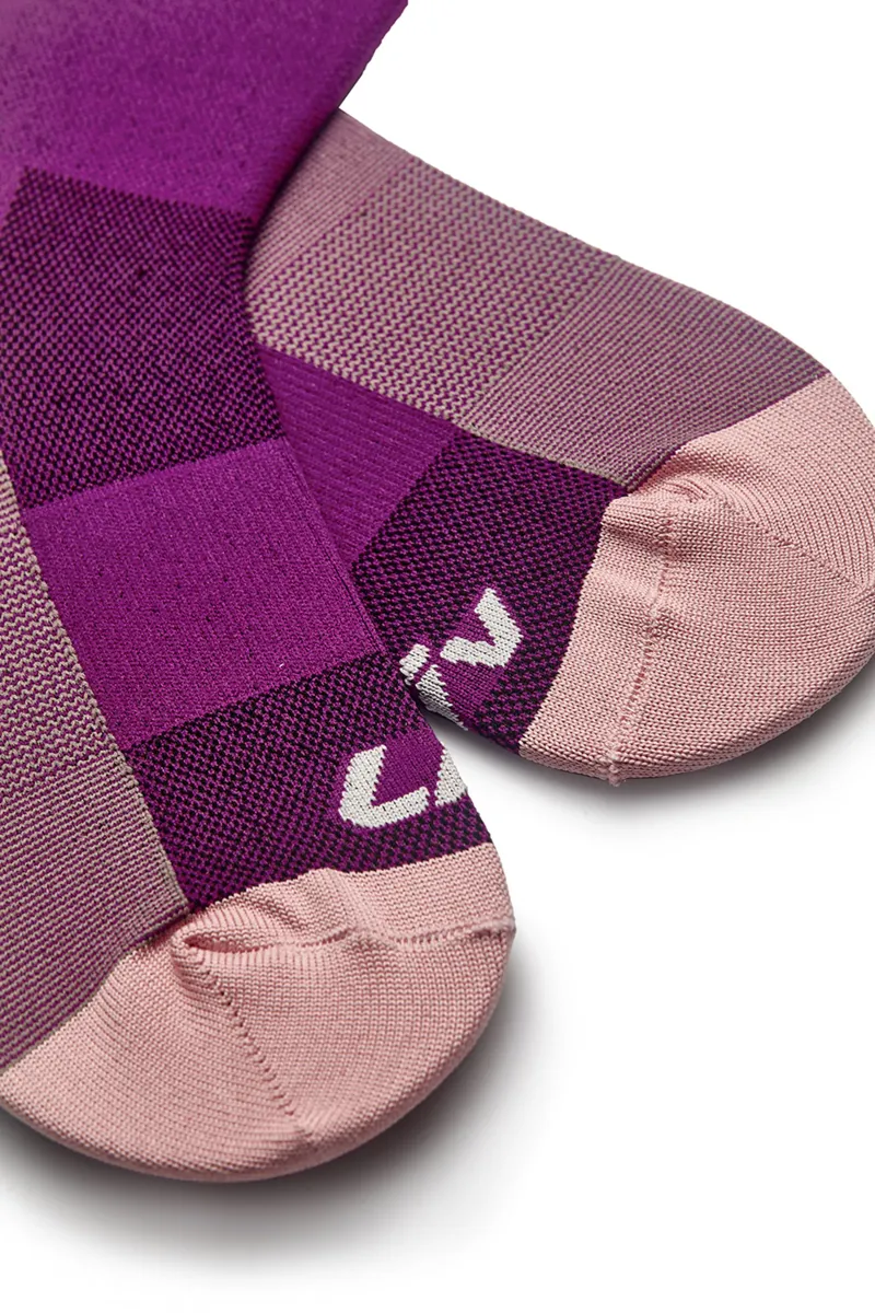 Liv Vantage Socks in Aubergine-1