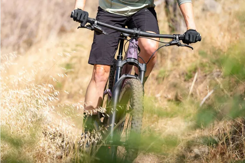 Liv Embolden 2 27.5in Mountain Bike 2023 in Purple Ash-7