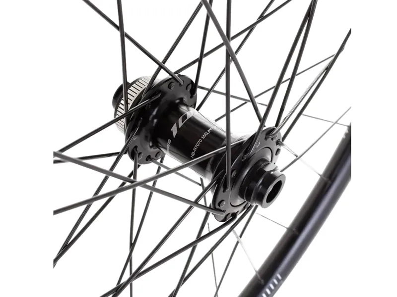 M Part Gravel Front Wheel Shimano 105 100x12mm G 540 700c in Black-2